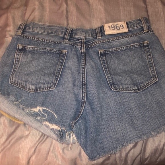 Gap Cut Off Light Wash Blue Jean Shorts Size 38 Men's / 30 Women's. SO CUTE!! - Picture 13 of 14